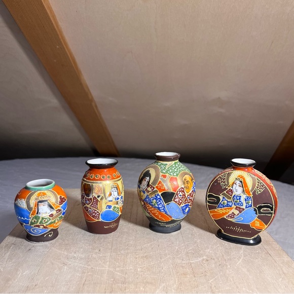 Unique Vintage Other - Set of 4 Asian Satsuma Hand Painted Moriage Mini Vases